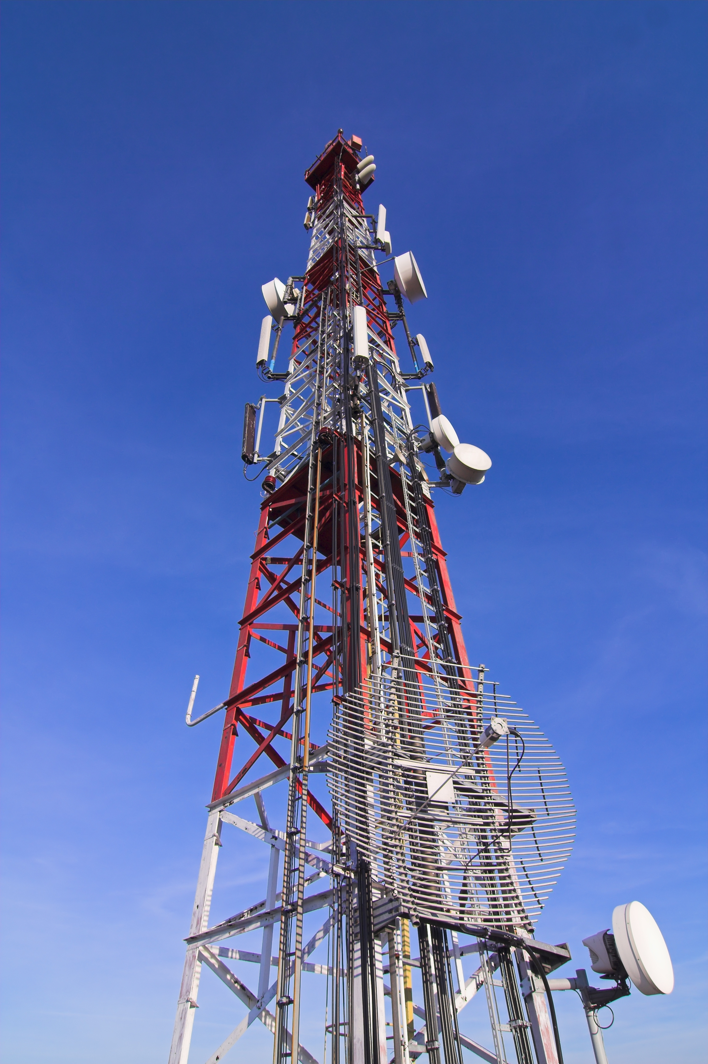 Antenne-relais : SFR obligé de reculer dans une commune des  Pyrénées-Orientales | ITespresso.fr